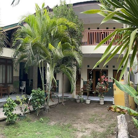 Sagita Bungalow Τζίλι Τραγουανγκάν Εξωτερικό φωτογραφία