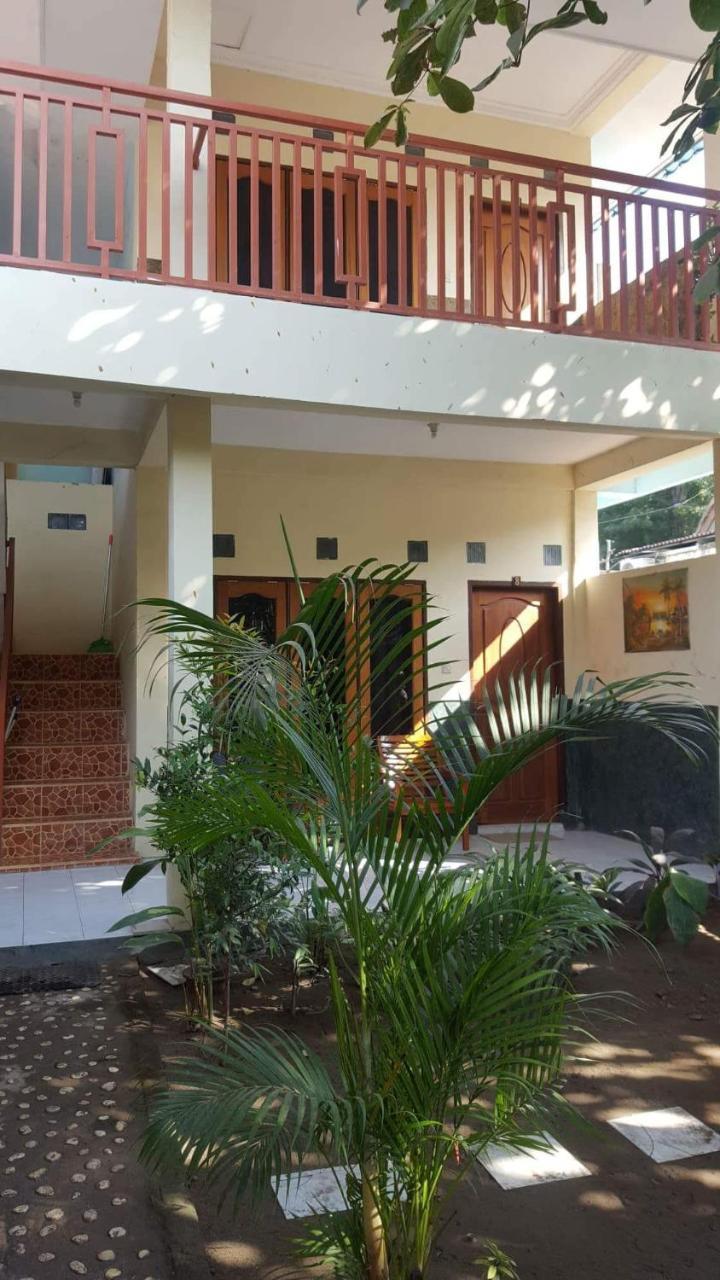 Sagita Bungalow Τζίλι Τραγουανγκάν Εξωτερικό φωτογραφία