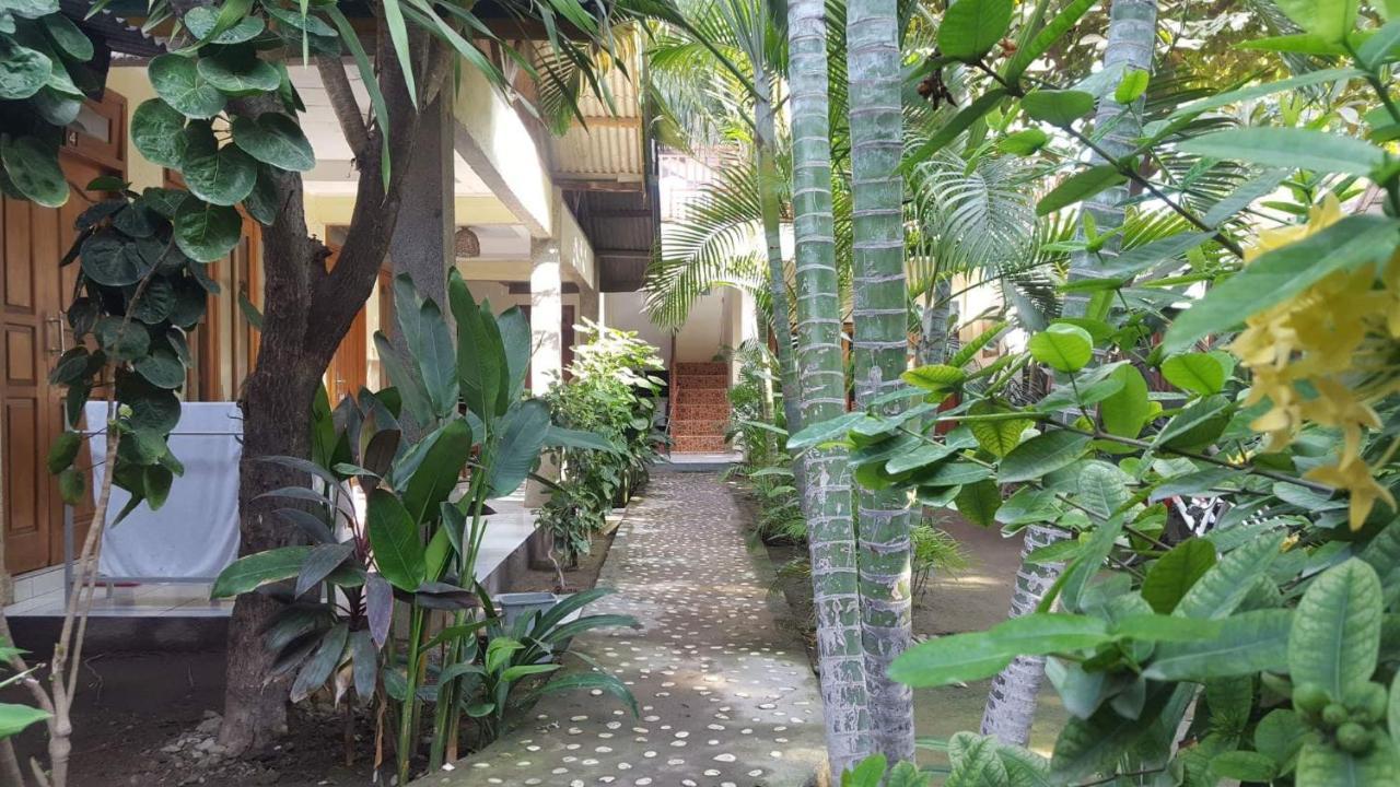 Sagita Bungalow Τζίλι Τραγουανγκάν Εξωτερικό φωτογραφία